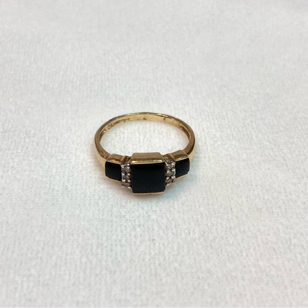 Elegant 10k Gold and Black Onyx and Diamond Women's Ring Size 7